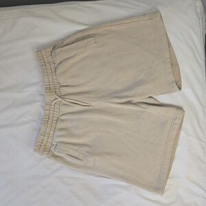 Beige H&M Shorts (Regular Fit M)